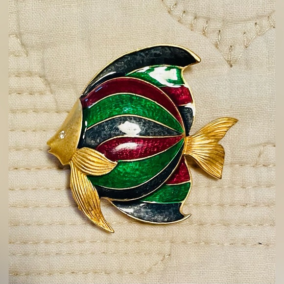 Jewelry - Fish Pin Brooch 🐠